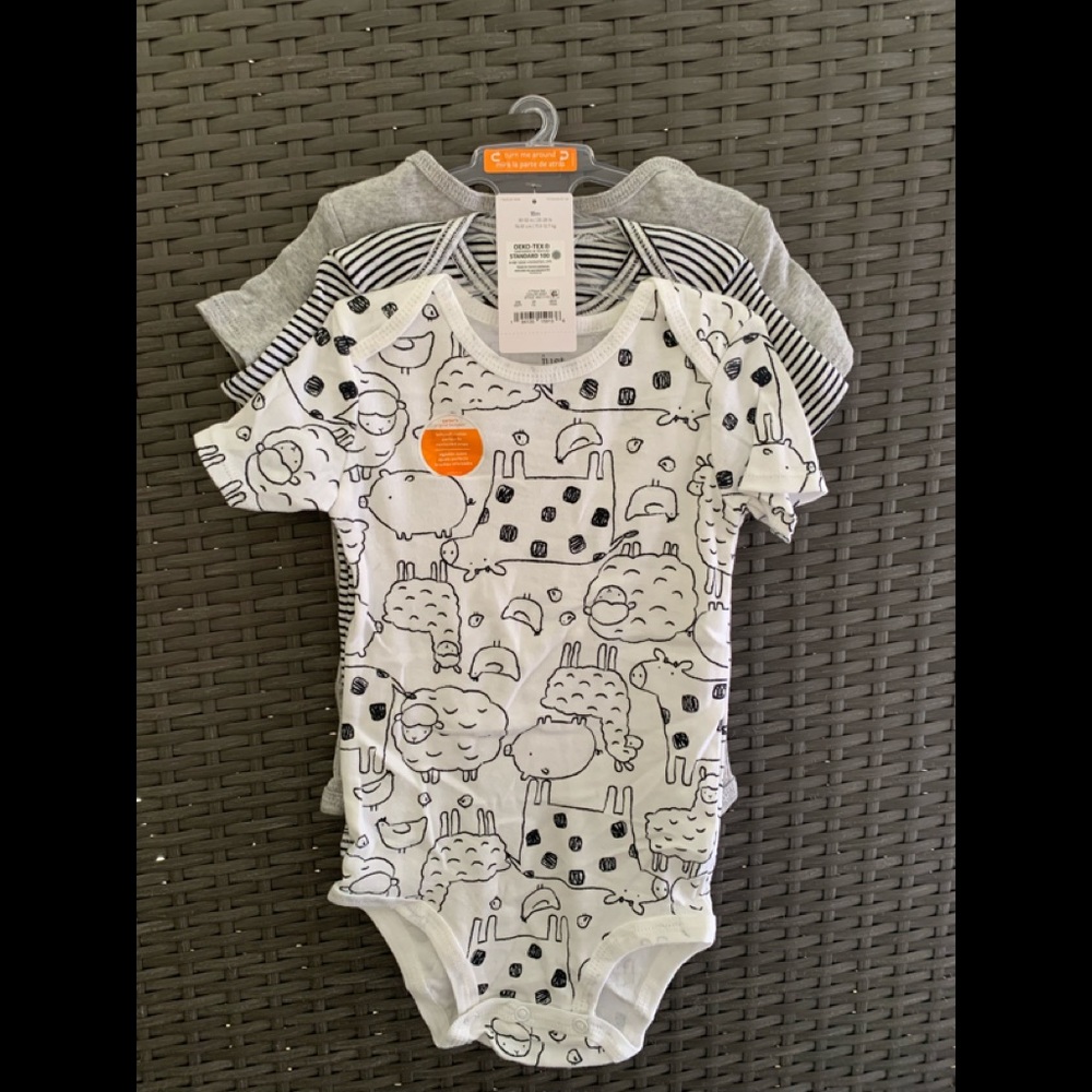 Carter’s 3-pack Rompers